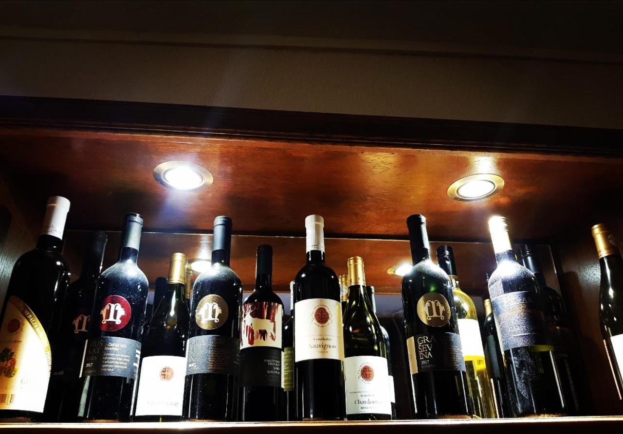 House Of Wine Hotel Kutjevo Екстериор снимка